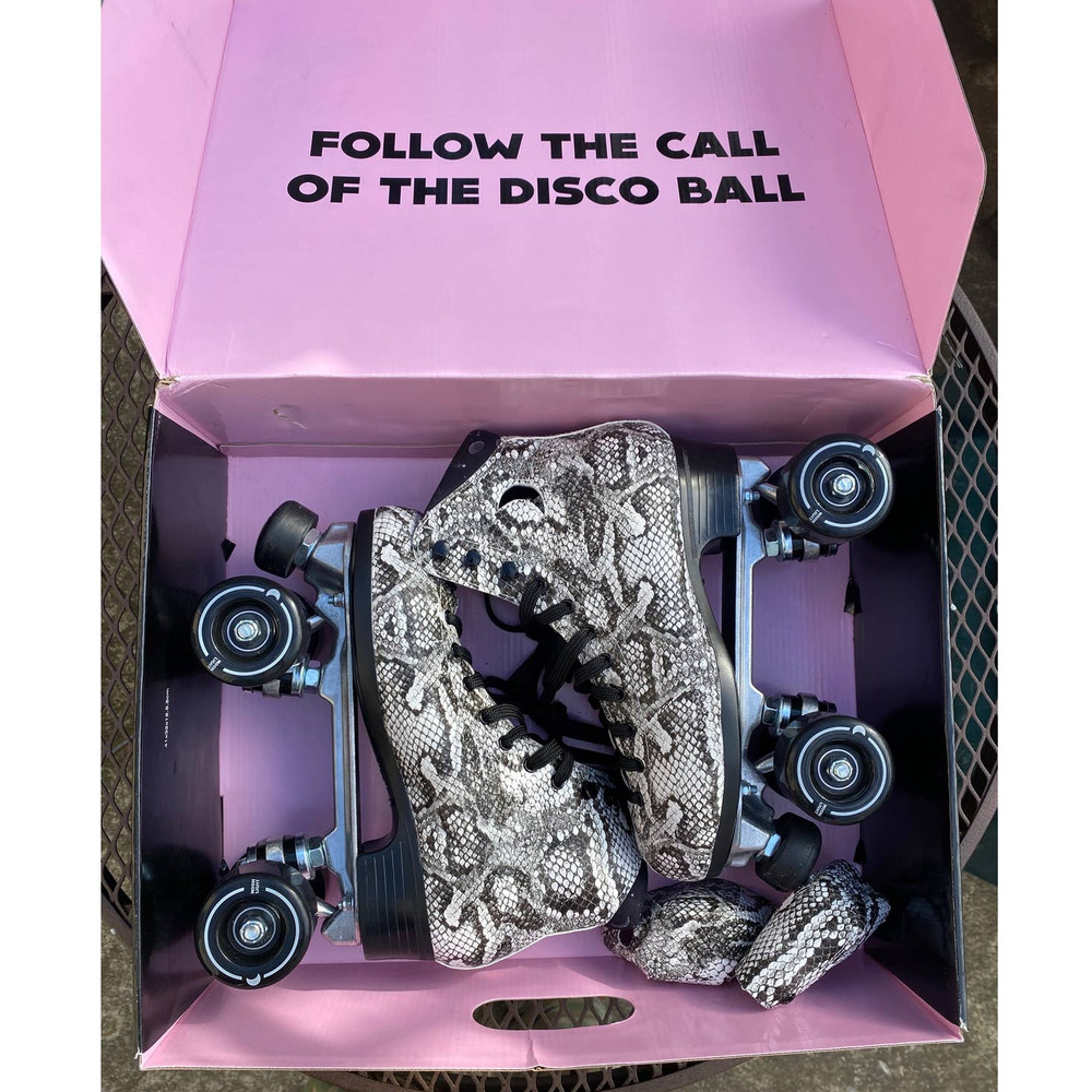 SOLD Moonlight Roller Charmer Skates Black & White Faux Snakeskin Leather SIZE 7 - Picture 13 of 16